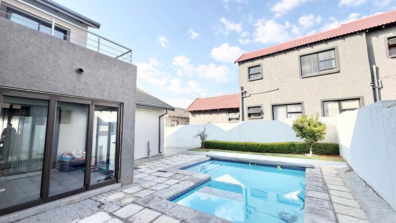 4 Bedroom Property for Sale in Summerfields Estate Gauteng