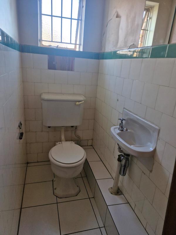2 Bedroom Property for Sale in Bezuidenhout Valley Gauteng