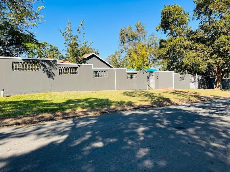 3 Bedroom Property for Sale in Fleurhof Gauteng