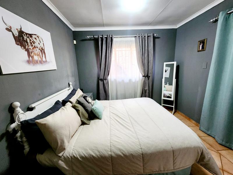 To Let 4 Bedroom Property for Rent in Rooihuiskraal Gauteng