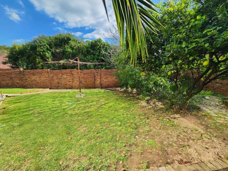 To Let 4 Bedroom Property for Rent in Rooihuiskraal Gauteng