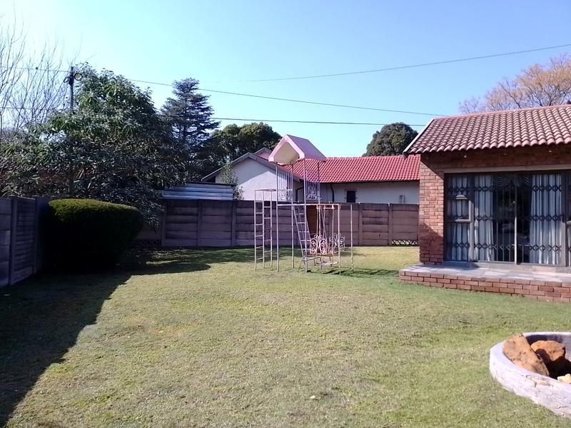 4 Bedroom Property for Sale in Albertsdal Gauteng