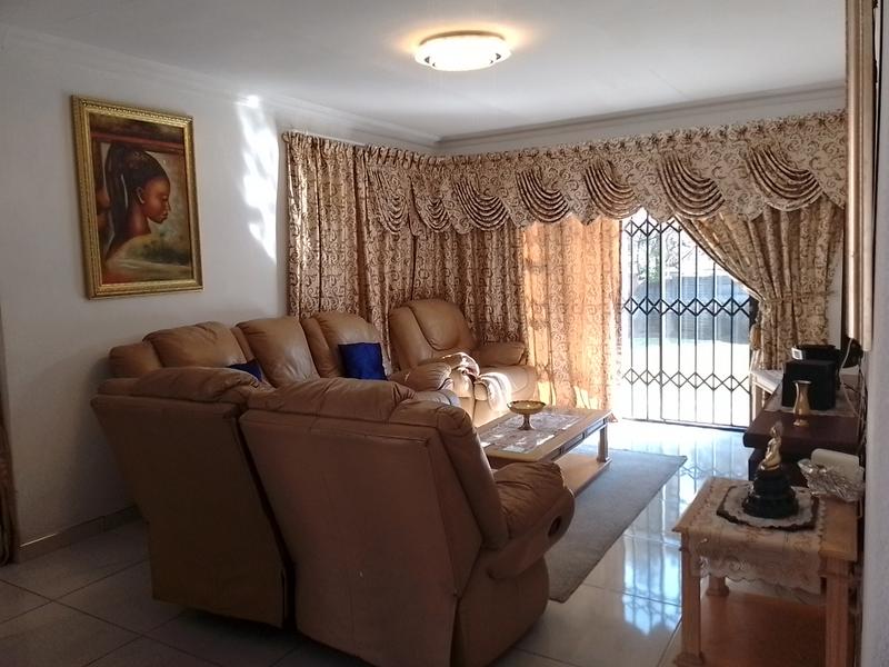 4 Bedroom Property for Sale in Albertsdal Gauteng