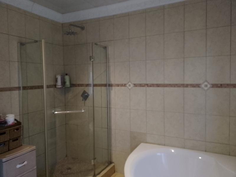 4 Bedroom Property for Sale in Albertsdal Gauteng