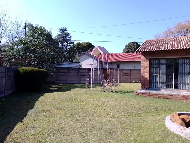 4 Bedroom Property for Sale in Albertsdal Gauteng