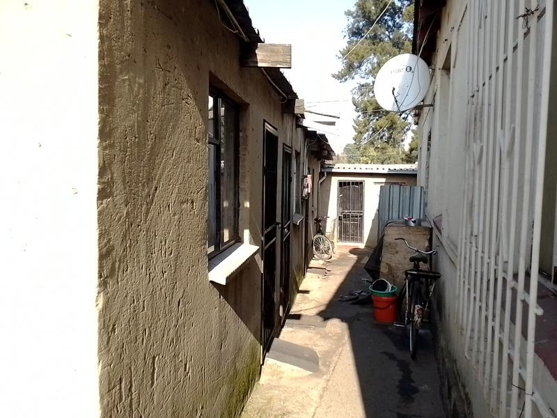 28 Bedroom Property for Sale in Delville Gauteng
