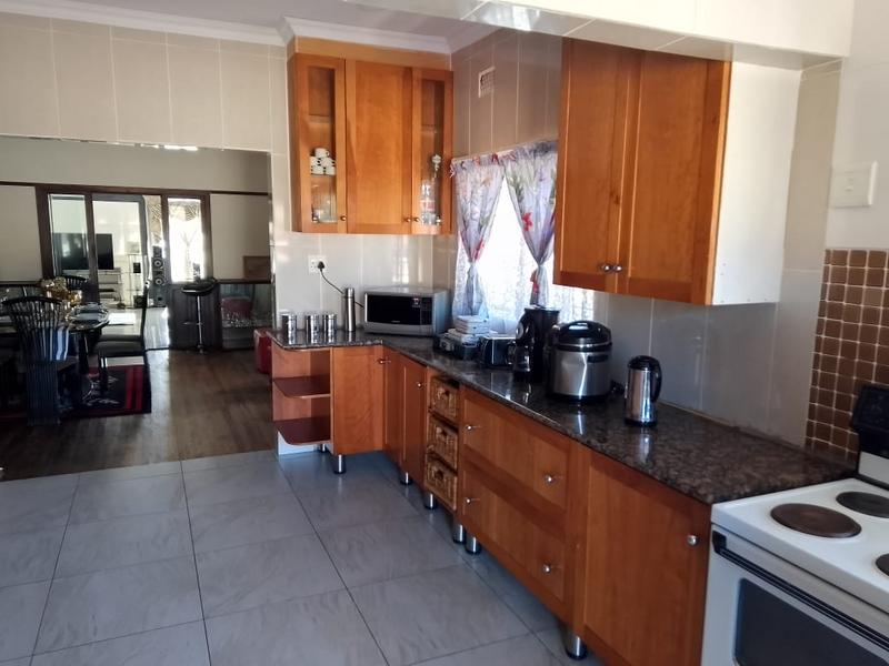 4 Bedroom Property for Sale in Linmeyer Gauteng