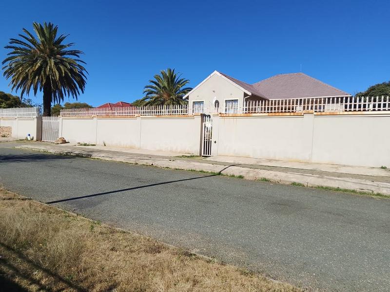 4 Bedroom Property for Sale in Linmeyer Gauteng