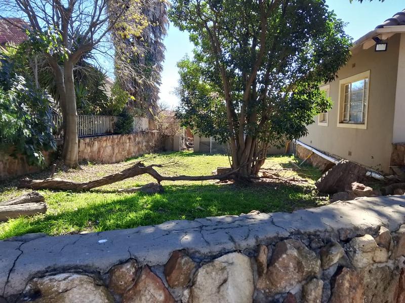 4 Bedroom Property for Sale in Linmeyer Gauteng