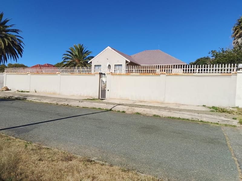 4 Bedroom Property for Sale in Linmeyer Gauteng