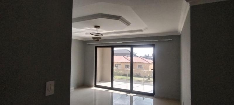 4 Bedroom Property for Sale in Wildtuinpark Gauteng