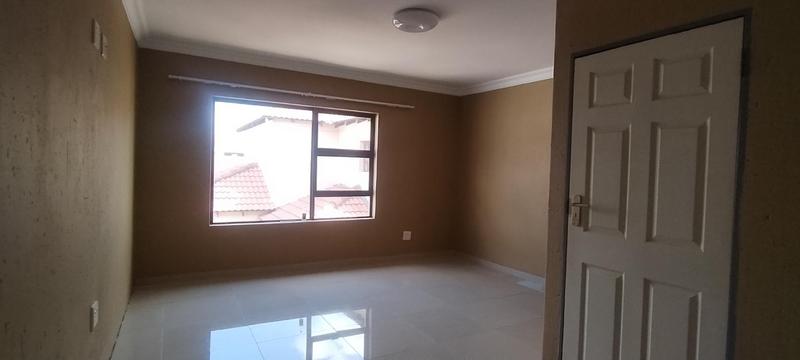 4 Bedroom Property for Sale in Wildtuinpark Gauteng