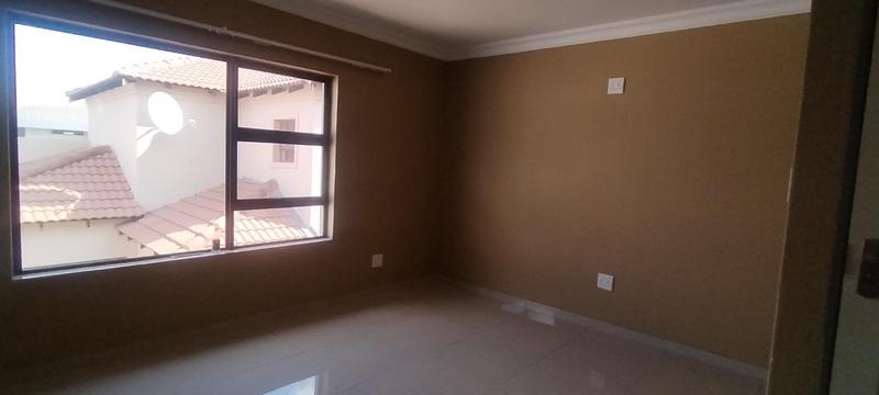4 Bedroom Property for Sale in Wildtuinpark Gauteng