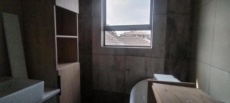4 Bedroom Property for Sale in Wildtuinpark Gauteng