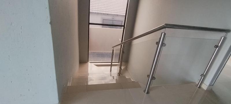 4 Bedroom Property for Sale in Wildtuinpark Gauteng