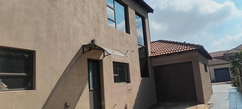 4 Bedroom Property for Sale in Wildtuinpark Gauteng