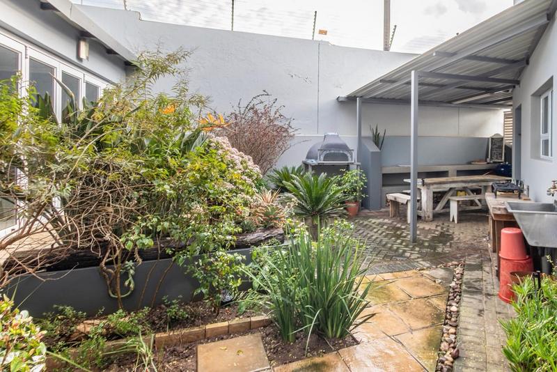 To Let 5 Bedroom Property for Rent in Homes Haven Gauteng