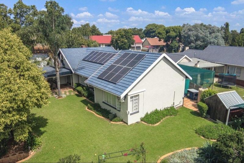 3 Bedroom Property for Sale in Brackendowns Gauteng