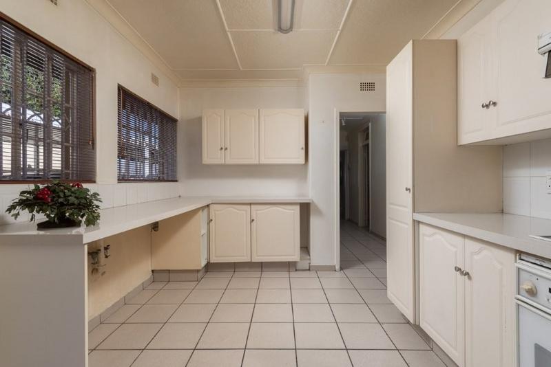 2 Bedroom Property for Sale in Linmeyer Gauteng