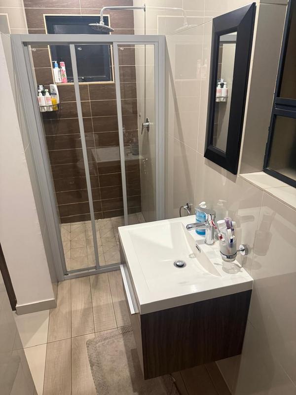 To Let 2 Bedroom Property for Rent in Raslouw Gardens Gauteng