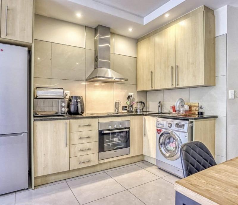 To Let 1 Bedroom Property for Rent in Sandown Gauteng