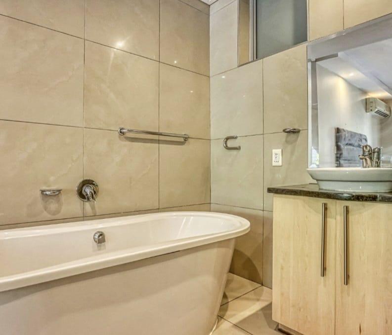 To Let 1 Bedroom Property for Rent in Sandown Gauteng