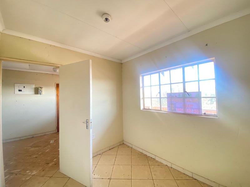 To Let 1 Bedroom Property for Rent in Randfontein Gauteng