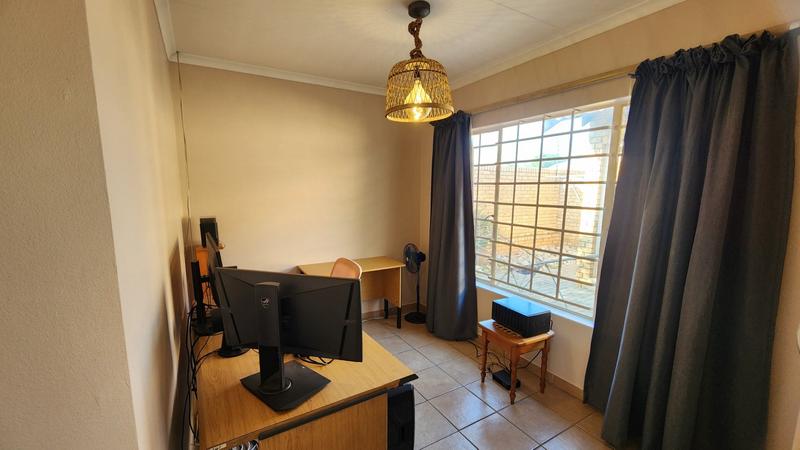 3 Bedroom Property for Sale in Annlin Gauteng