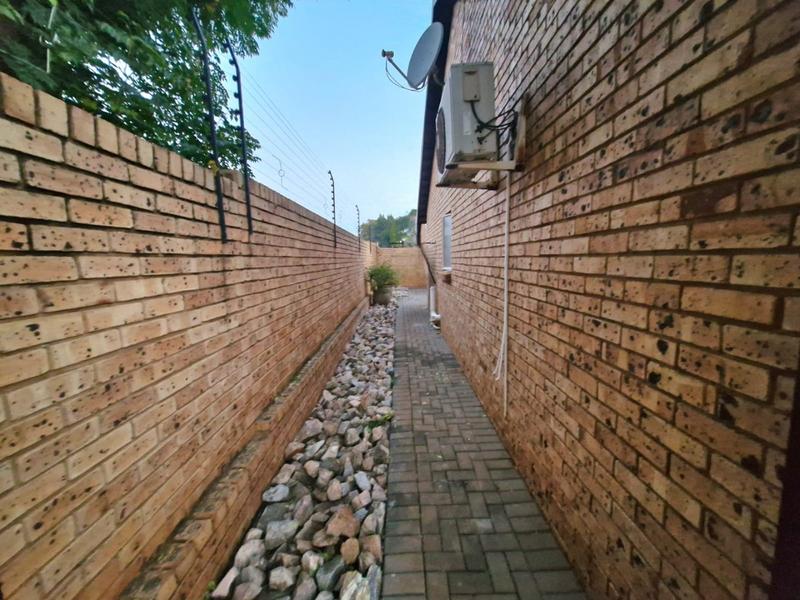 3 Bedroom Property for Sale in Annlin Gauteng