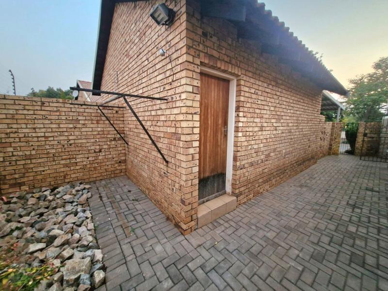 3 Bedroom Property for Sale in Annlin Gauteng