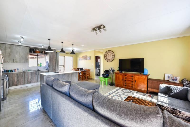 2 Bedroom Property for Sale in Dorandia Gauteng