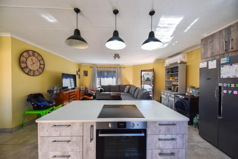 2 Bedroom Property for Sale in Dorandia Gauteng