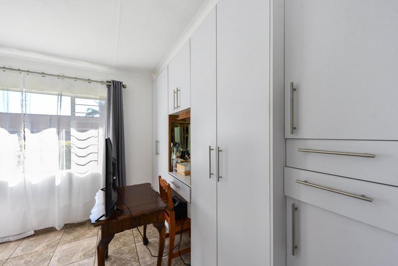 2 Bedroom Property for Sale in Dorandia Gauteng