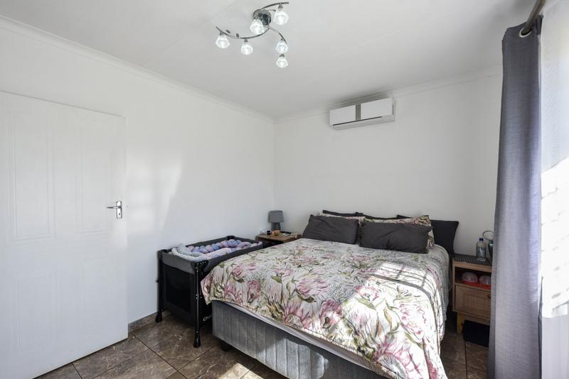 2 Bedroom Property for Sale in Dorandia Gauteng