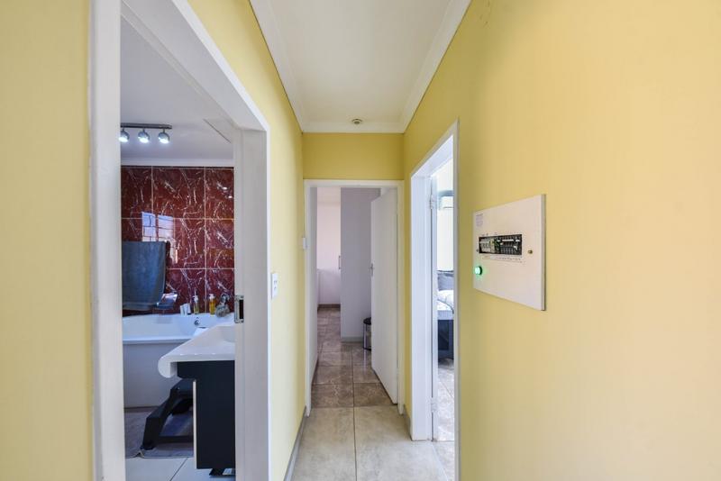 2 Bedroom Property for Sale in Dorandia Gauteng