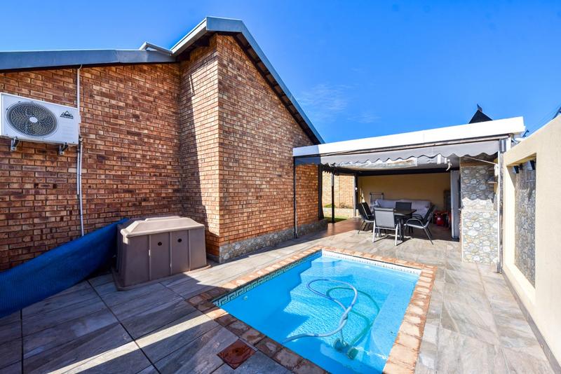 2 Bedroom Property for Sale in Dorandia Gauteng