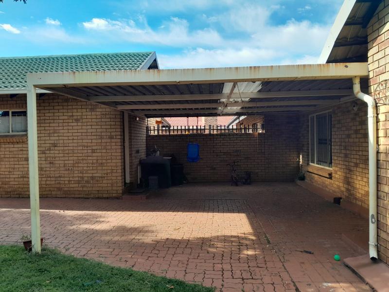 3 Bedroom Property for Sale in The Orchards Gauteng