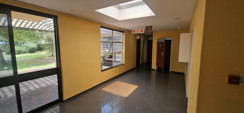 To Let Commercial Property for Rent in Randjespark Gauteng