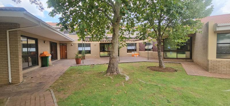 To Let Commercial Property for Rent in Randjespark Gauteng