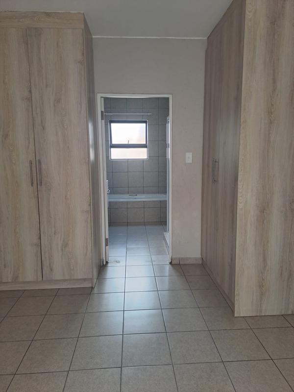 To Let 3 Bedroom Property for Rent in Birch Acres Gauteng