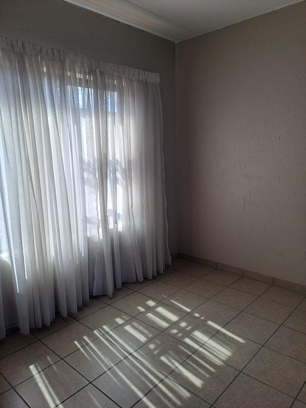 To Let 3 Bedroom Property for Rent in Birch Acres Gauteng