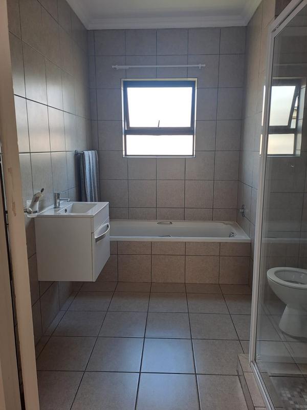 To Let 3 Bedroom Property for Rent in Birch Acres Gauteng