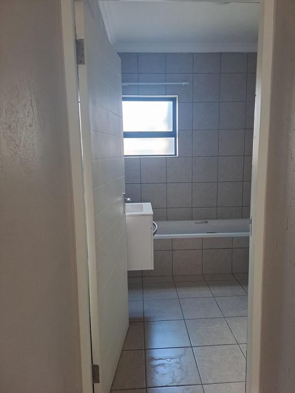 To Let 3 Bedroom Property for Rent in Birch Acres Gauteng