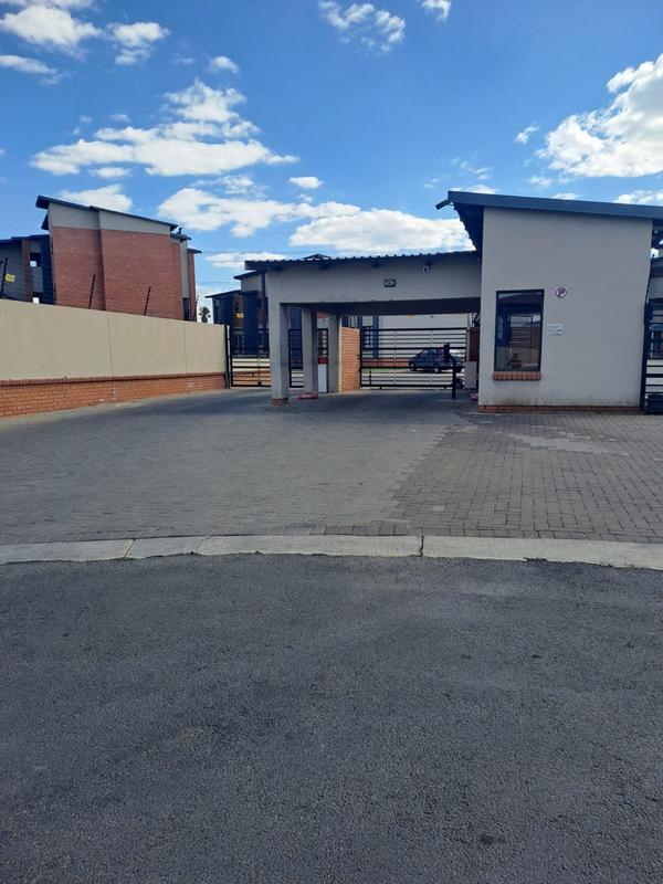 To Let 3 Bedroom Property for Rent in Birch Acres Gauteng