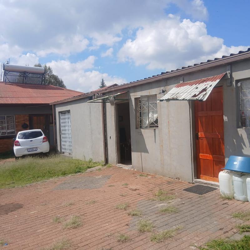 6 Bedroom Property for Sale in Glen Marais Gauteng