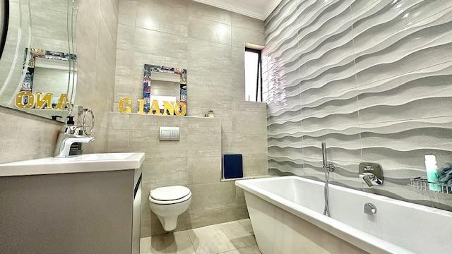 5 Bedroom Property for Sale in Waterkloof Ridge Gauteng