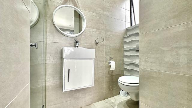 5 Bedroom Property for Sale in Waterkloof Ridge Gauteng