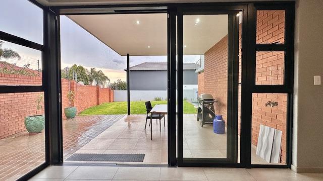 5 Bedroom Property for Sale in Waterkloof Ridge Gauteng