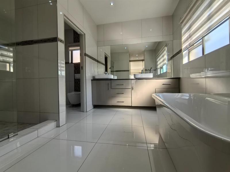 To Let 5 Bedroom Property for Rent in Bedfordview Gauteng