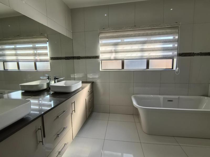 To Let 5 Bedroom Property for Rent in Bedfordview Gauteng